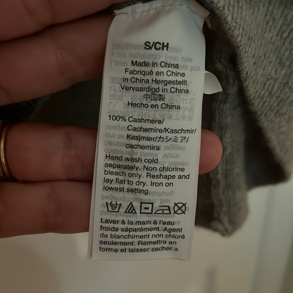 JCrew V-neck cashmere sweater - Picture 4 of 5